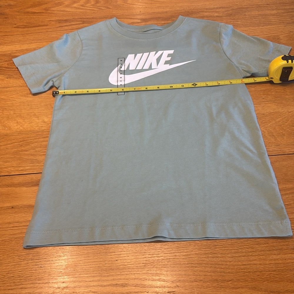 Kids Nike Sage Green Tee and Shorts Set NWT - Picture 6 of 8